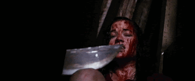 gif Jane Levy blessée à la machette dans EVIL DEAD
