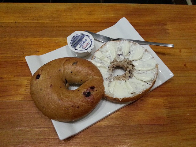 Raisin Bagel with Cream Cheese - Refeed Meal