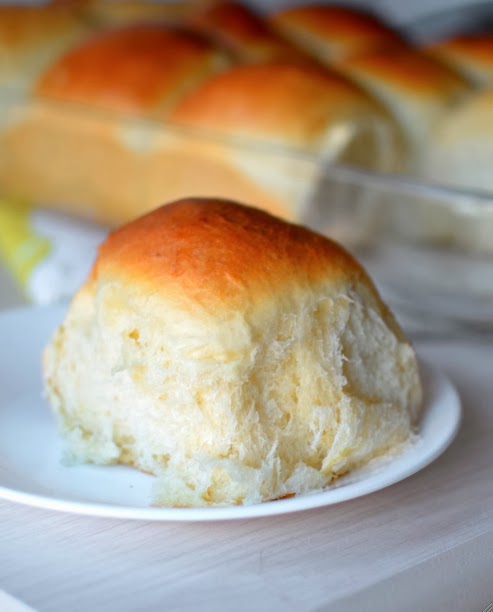 http://www.yammiesnoshery.com/2013/02/hawaiian-sweet-rolls-fluffiest-rolls.html