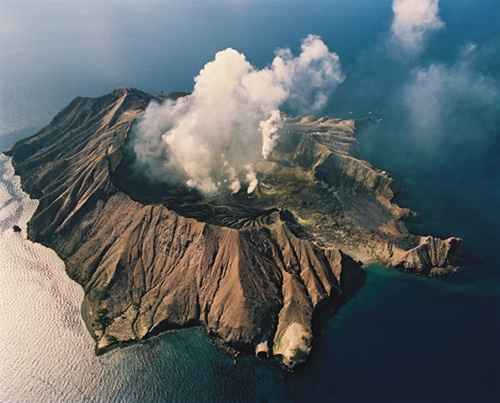 Gunung Merapi Bawah Laut