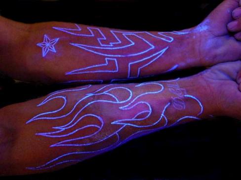 The 4 Hottest Celebrities With UV Ink Tattoo Art The 4 Hottest Celebrities With UV Ink Tattoo Art