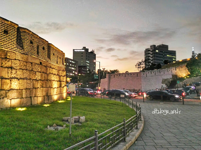 Seoul Fortress Wall atau The Hanyangdoseong (한양도성)  di dongdaemun