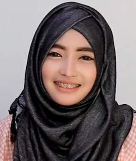  Model Hijab Pashmina Untuk Wajah Bulat Jadi Terlihat Tirus 