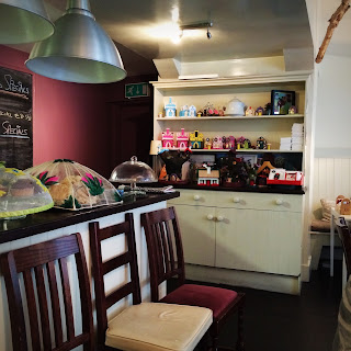 Dresser and Decor in the French Quarter Cafe Portarlington