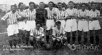 BETIS BALOMPIÉ - Sevilla, España - Temporada 1934-35 - RACING DE SANTANDER 0 BETIS BALOMPIÉ 5 (Lecue, Unamuno 3, Caballero) - 28/04/1935 - Liga de 1ª División, jornada 22 - Santander, Campos de Sport del Sardinero - Alineación: Urquiaga, Areso, Aedo, Peral, Larrinoa, Adolfo, Gómez, Caballero, Lecue, Unamuno y Saro - En la última jornada, el Betis, entrenado por Patrick O'Connell, se proclama Campeón de Liga