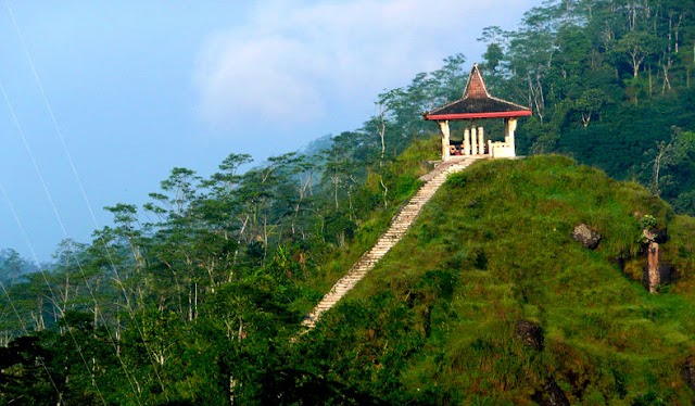 Ada Kedamaian di Bukit Menoreh