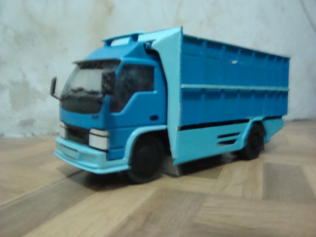  Miniatur  truk  kayu 