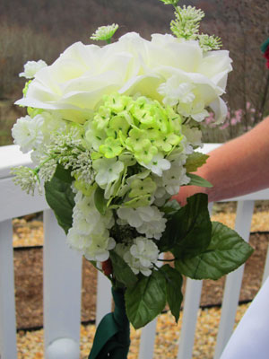 who pays for wedding flowers