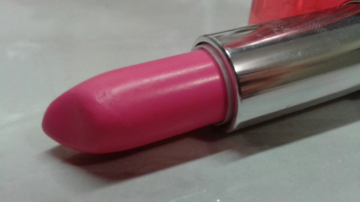 http://beautyandthefoodbeast.blogspot.gr/2013/04/review-maybelline-color-sensational.html#.UvEzbrS7KOc