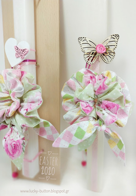 Pink "Hair bow scrunchies" Πασχαλινή λαμπάδα στερεωμένη σε ξύλινη βάση διακοσμημένη με δύο λαστιχάκια για τα μαλλιά.   