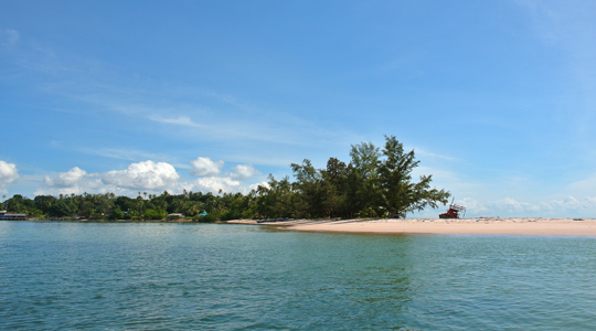 Wisata Pulau Tunjuk Batam dengan Pantai Indah Menawan