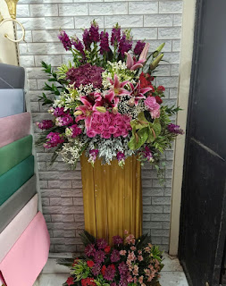 standing flower wedding surabaya