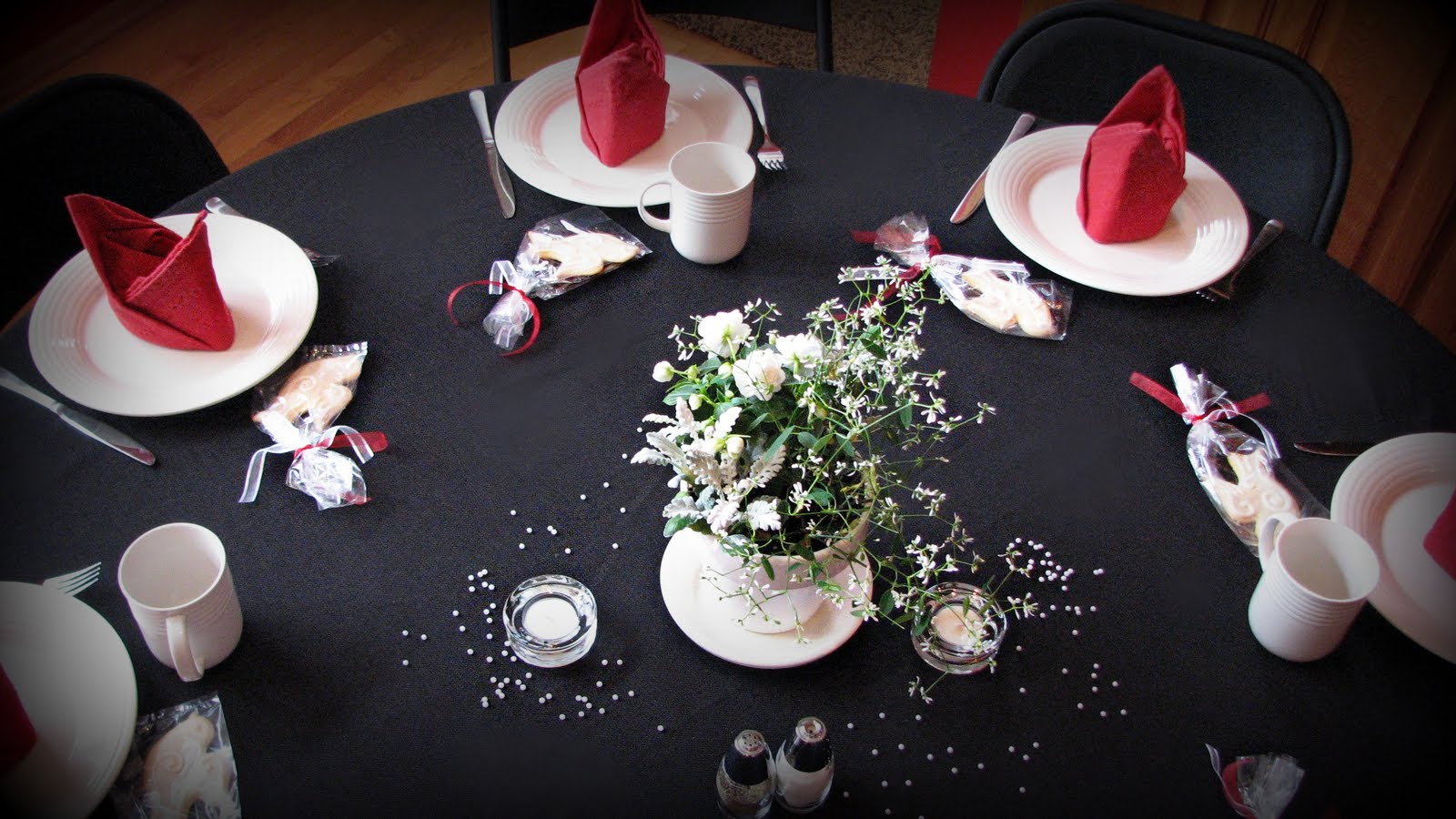 black and white centerpieces