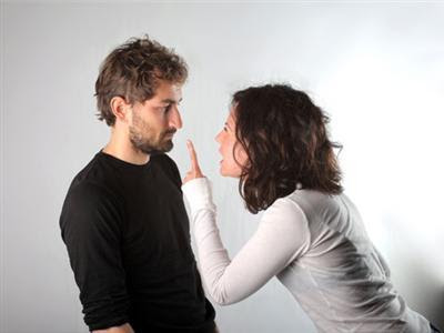 Girlfriend Behaving Badly-Top 5 No-Nos - woman shout at man girl guy