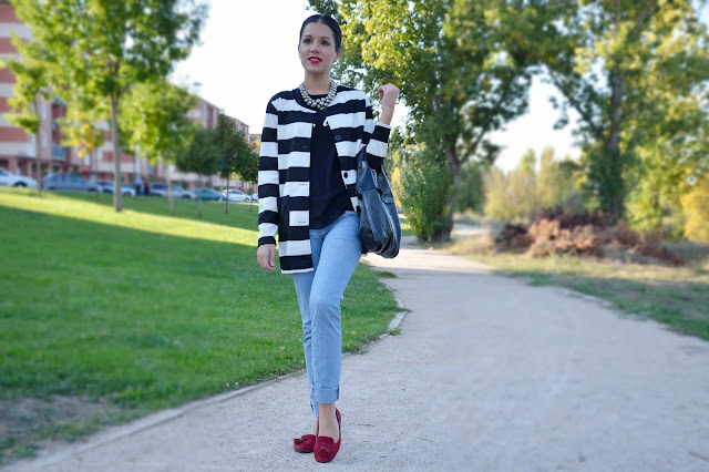 look-denim-blanco-negro-black-white-casual-jeans-slippers-blogger