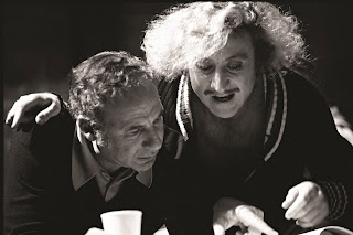 Mel Brooks y Gene Wilder trabjando en el guión de El jovencito Frankenstein