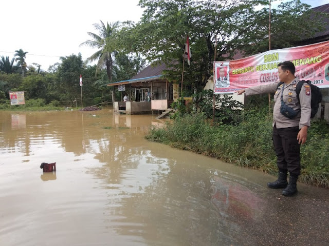 Banjir Melanda Beberapa Wilayah di Menyuke Landak