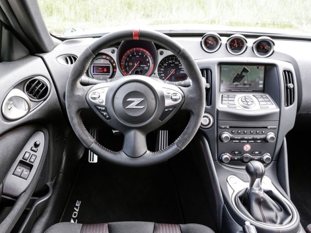 Nissan 370Z NISMO 2013 interior