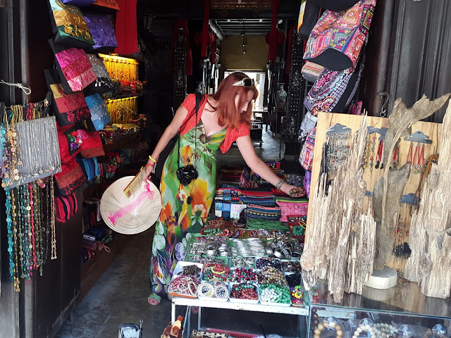 shopping in Hoi An