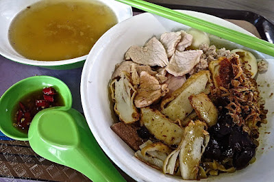 Liang Seng Mushroom Minced Meat Noodle (樑成香菇肉脞麵),  mee pok