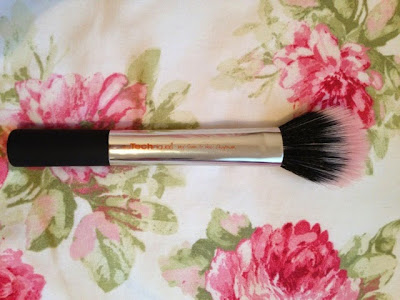 Real Techniques duo fibre brush