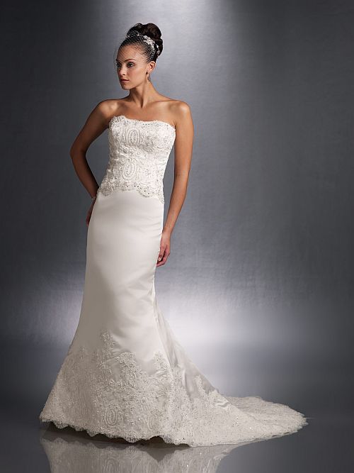 White Or Ivory Wedding Dress