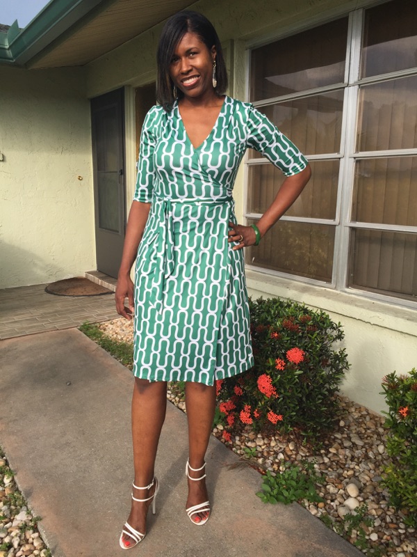 Ten Thousand Hours of Sewing : The Green/White Geometric Print Wrap Dress !