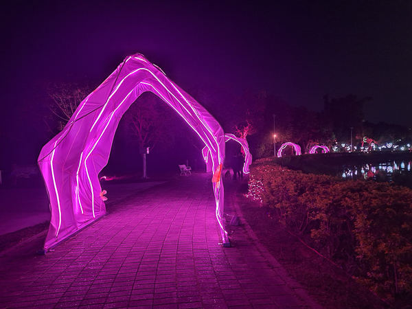 2023光織影舞-光影藝術展在北香湖公園登場，8個粉紅主題和市集