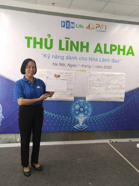 Diễn giả Nguyễn Quốc Chiến chia sẻ trong chuỗi huấn luyện "Thủ lĩnh Alpha"