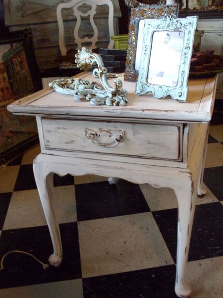 the french flea: White Distressed End Table - $42.00