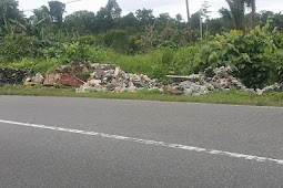 Sepanjang Jalan Poros Mapurjaya Penuh Sampah