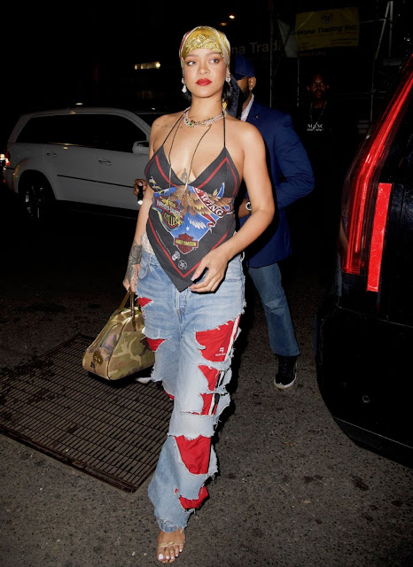 Rihanna – Beautiful Braless Boobs Night Out Style