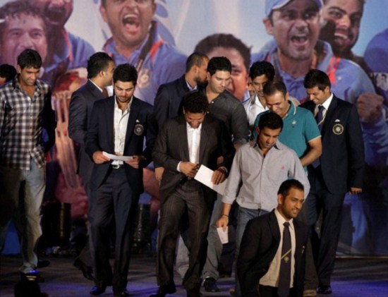 cricketer dhoni his wife sakshi bcci awards actress pics