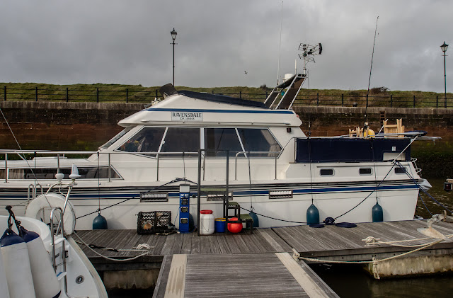 Photo of Ravensdale with her bimini dropped down