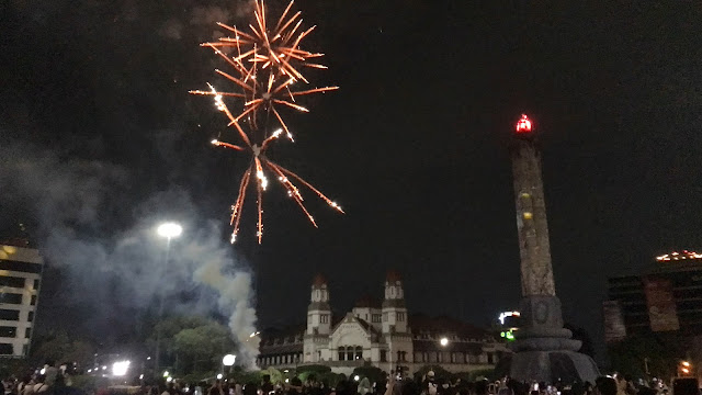 Tugumuda pada malam peringatan lima hari di semarang