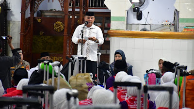 Pj Bupati Sinjai Resmi Berangkatkan 240 JCH Sinjai Menuju Tanah Suci Makkah