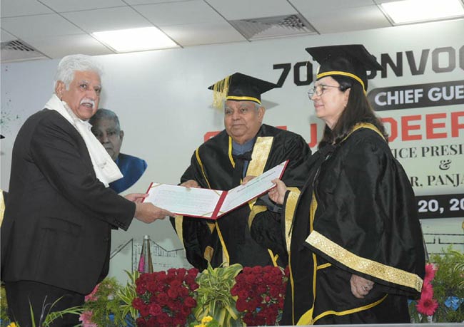 Rakesh Bharti Mittal, Vice-Chairman, Bharti Enterprises was conferred with the prestigious Udyog Ratna Award by the Vice President of India Jagdeep Dhankhar at the 70th Convocation of Punjab University for outstanding contribution towards the economic development of the country.