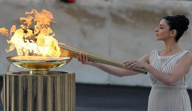 Χάθηκαν οι γνήσιες Ελληνίδες να βαλουν; δεν τις είχαν πάρει όλες οι σουλτάνοι Τούρκοι Μογγόλοι !