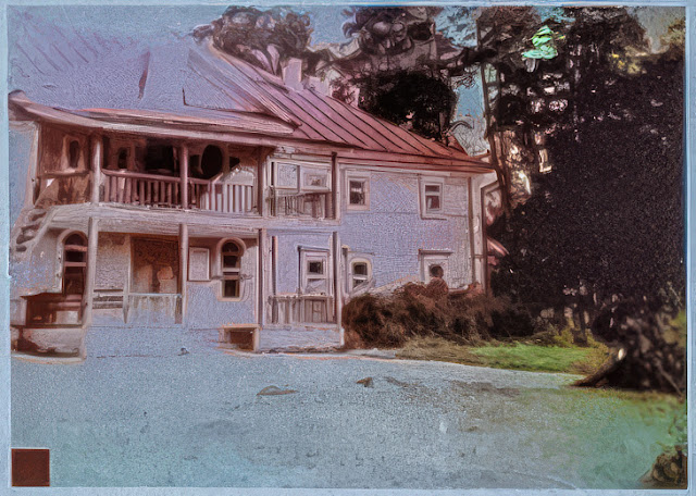Старая фотография дома с терасой