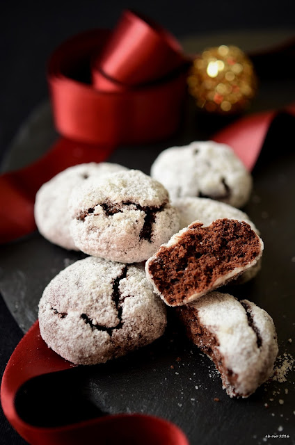 chocolate-crinkle-cookies-ricetta