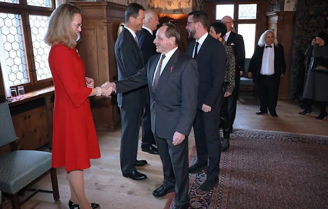 Prince Hans-Adam, Hereditary Prince Alois and Hereditary Princess Sophie held a new year reception. Princess Sophie wore a red dress