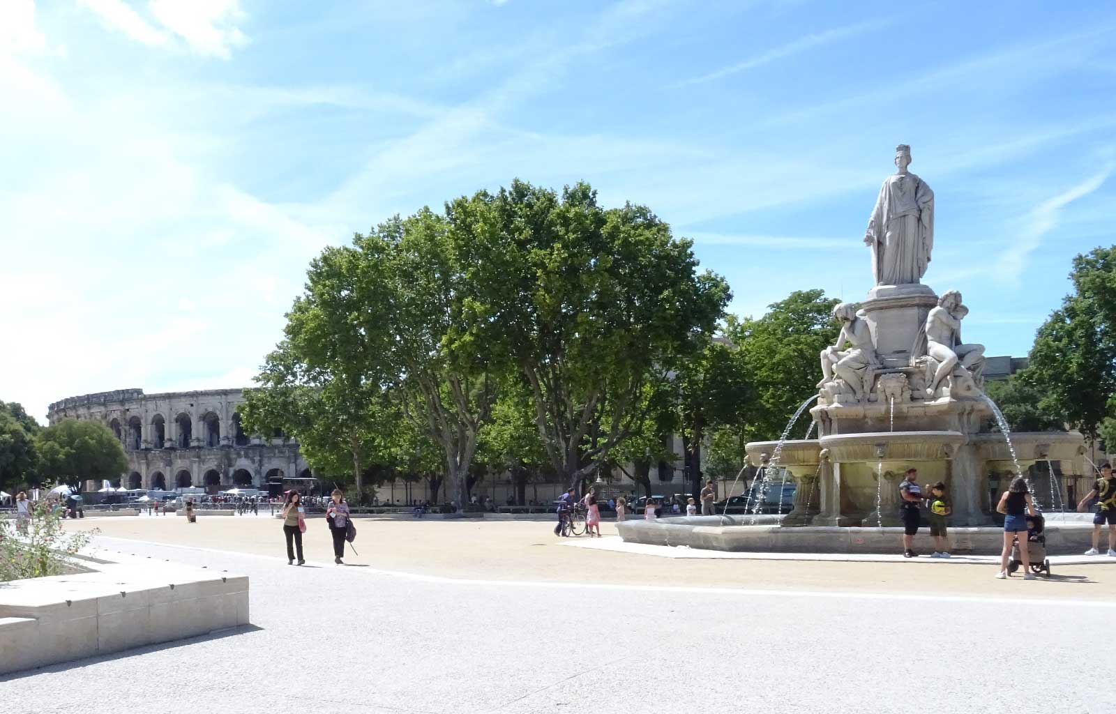 nîmes arènes fontaine pradier