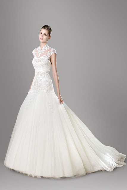 high-neck-ivory-short-sleeve-lace-applique-trumpet-tulle-wedding-dress