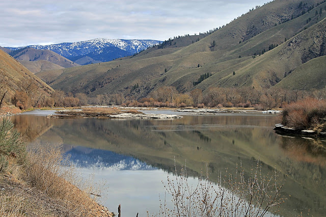 Salmon River Idaho geology travel field trip photography Spring snow mountains outdoors nature hiking camping copyright rocdoctravel.com