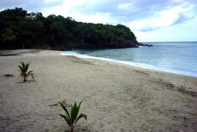 La plage de Leroux, avant Omar