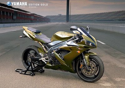 Yamaha-R1-Modified-GoldAirbrush-Paint