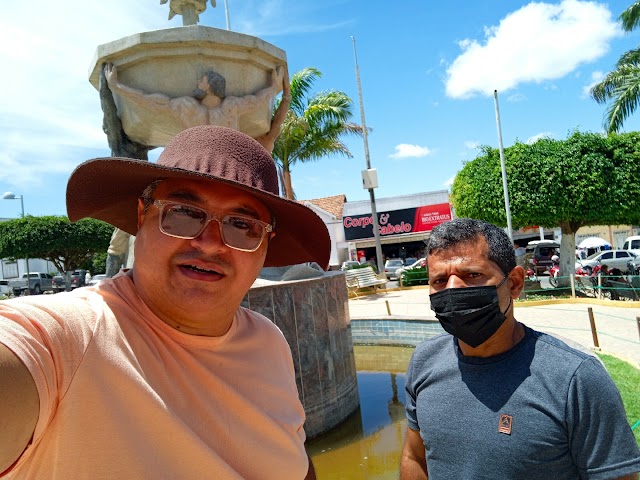 QUEM CONSTRUIU E QUEM IDEALIZOU O MONUMENTO DAS TRÊS RAÇAS DE BOM CONSELHO