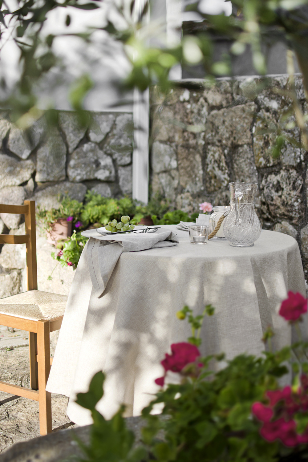 LINEN TEXTILES FOR A SPRING RUSTIC TABLE // TEXTILES DE LINO PARA UNA MESA PRIMAVERAL CON TOQUE RÚSTICO