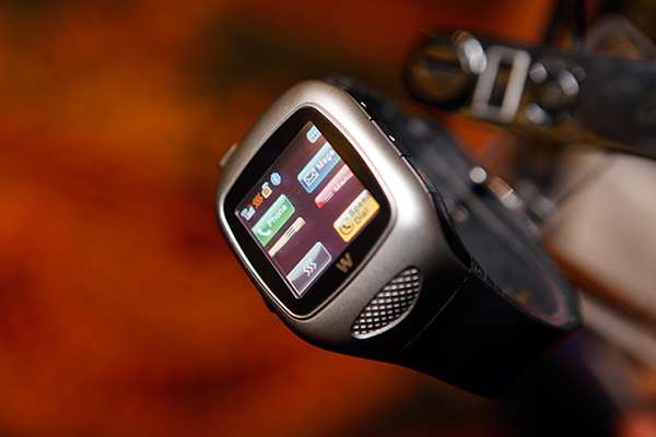 Technology and Inovation: The Cool G108 Watch Phone