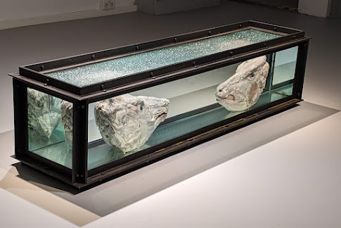 Poids Choses Weight Things rétrospective Damien Hirst MUCA Munich